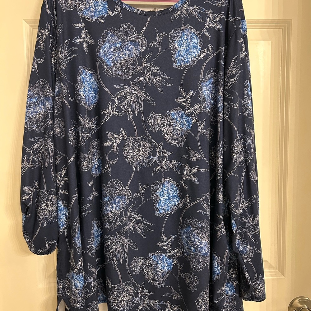 J. Jill Fit Performance Midnight Blue Floral Long Sleeve Tee